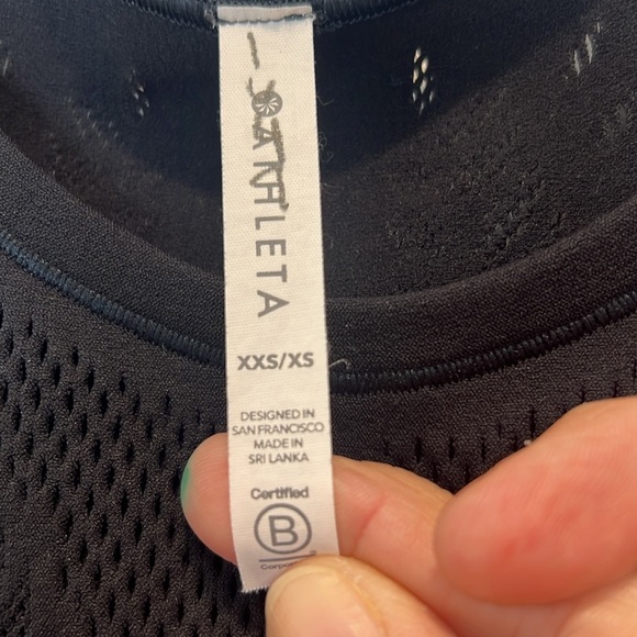 Athleta Black Crop Top with Sleek Design size xxs/xs. - Picture 4 of 7